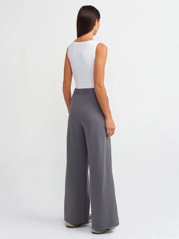 Dilvin Wide leg Pants 'Hose' in Grey