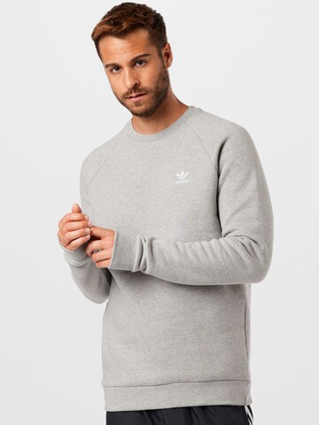 ADIDAS ORIGINALS Regular Fit Sweatshirt 'Adicolor Essentials Trefoil' i grå: forside