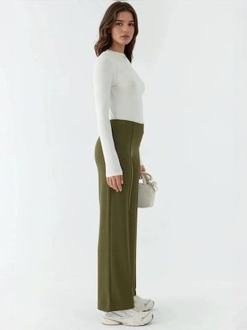 Hiccup Regular Pants in Green