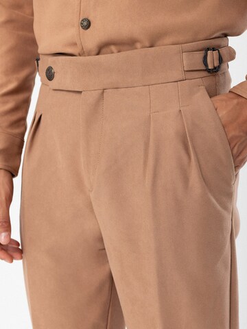 Antioch Regular Pants in Brown