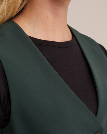 WE Fashion Vest in Green