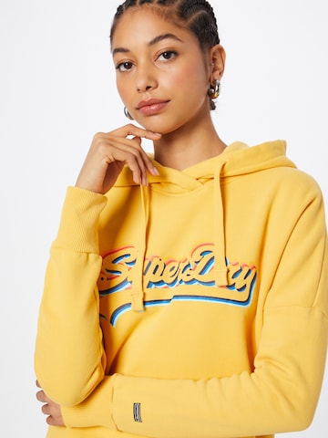 Superdry - Sweatshirt em amarelo
