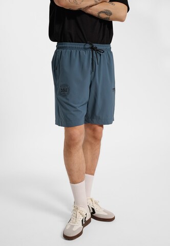 Hummel Regular Sportbroek in Groen: voorkant