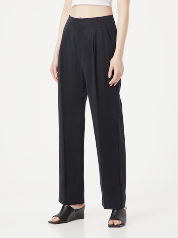 GAP Loose fit Trousers with creases in Black: front