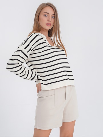 Pull-over oversize ' Larina ' FRESHLIONS en blanc