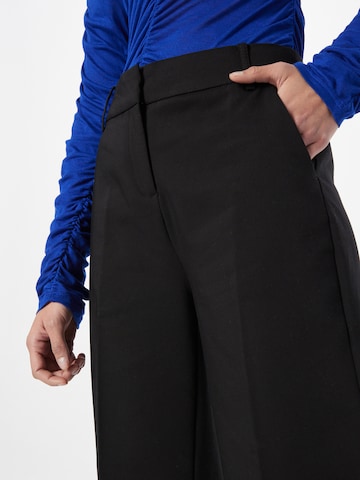 Regular Pantalon à plis 'VITA TESSA' Fransa en noir