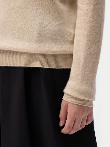 GOBI Cashmere Tröja 'Women's Essential Cashmere Crewneck Sweater' i beige