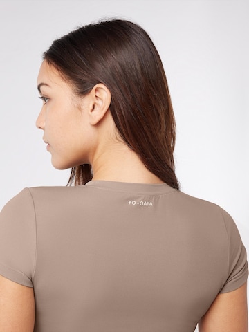 YO-GAYA Sporttop 'Short Sleeve Top' in Beige