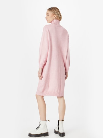 Rochie tricotat de la Monki pe roz
