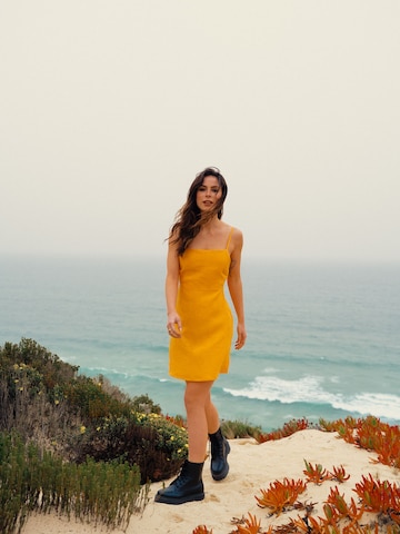 A LOT LESS - Vestido 'Carolina' em laranja