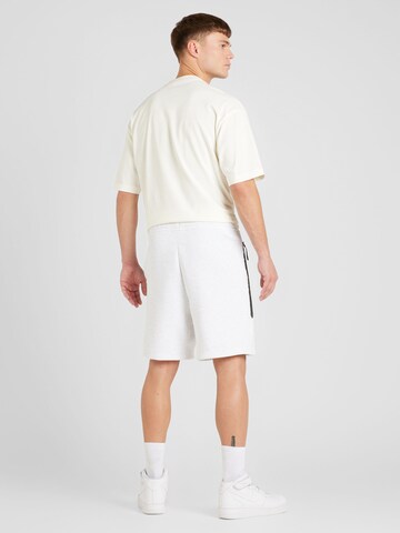 Nike Sportswear Loosefit Broek in Wit