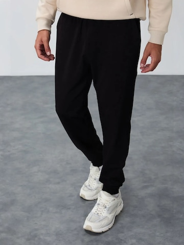 Tommy Life Regular Jogginghose in Schwarz