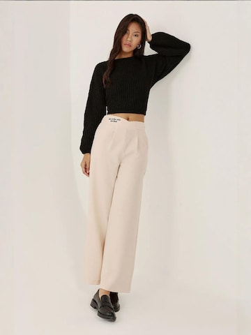 Hiccup Wide Leg Hose in Beige