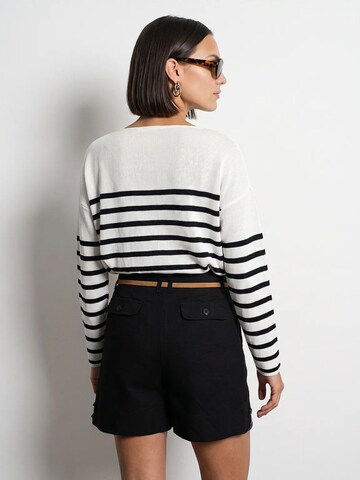 Dilvin Sweater in White