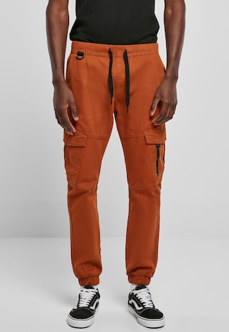 SOUTHPOLE Tapered Cargo Pants in Brown: front