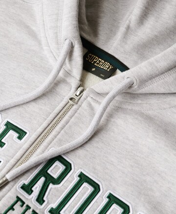 Superdry Sportsweatjacke in Grau