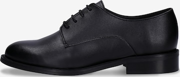 nae Vegan Shoes Nauhakengät 'Obe' värissä musta: etupuoli