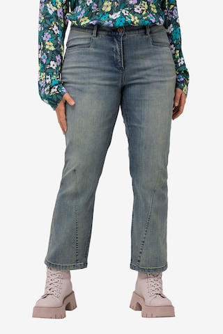 Ulla Popken Bootcut Jeans in Blauw: voorkant