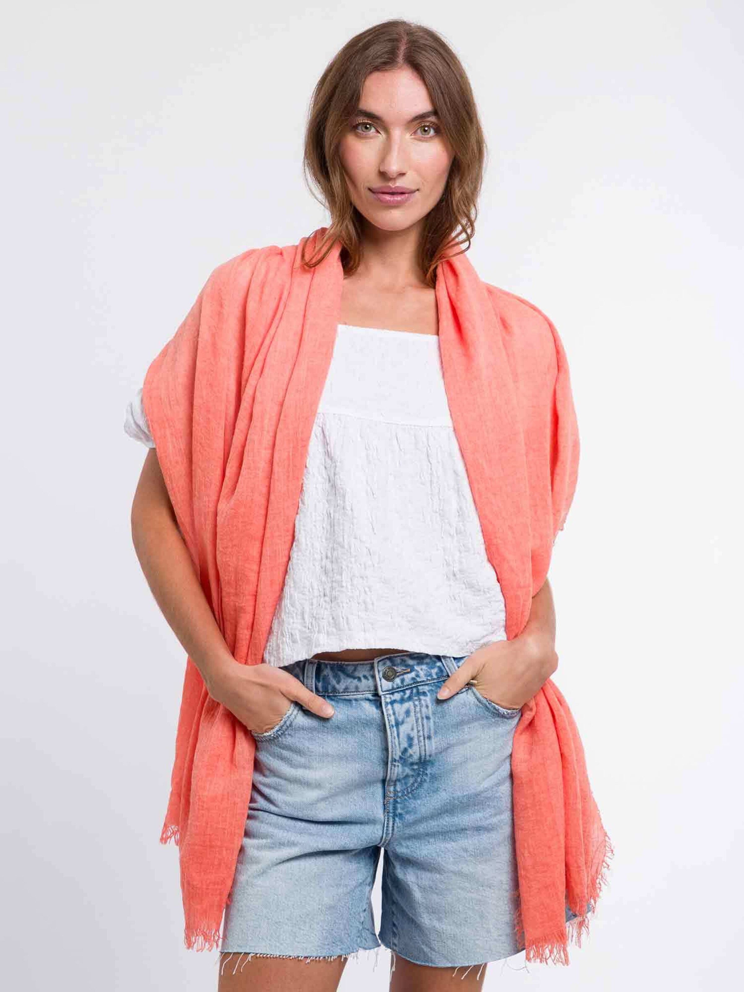 FRAAS Oversized Scarf in Red: front