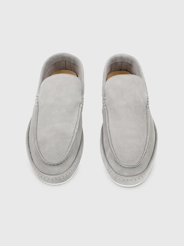 Dutch'D - Sapato Slip-on 'Refine (Size runs small, order one size up)' em cinzento