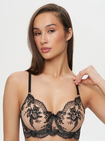 Balconette Seturi de lenjerie 'Irina' de la TrendyUp pe negru