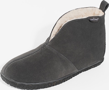 Minnetonka Boots 'Tamson' in Grey: front