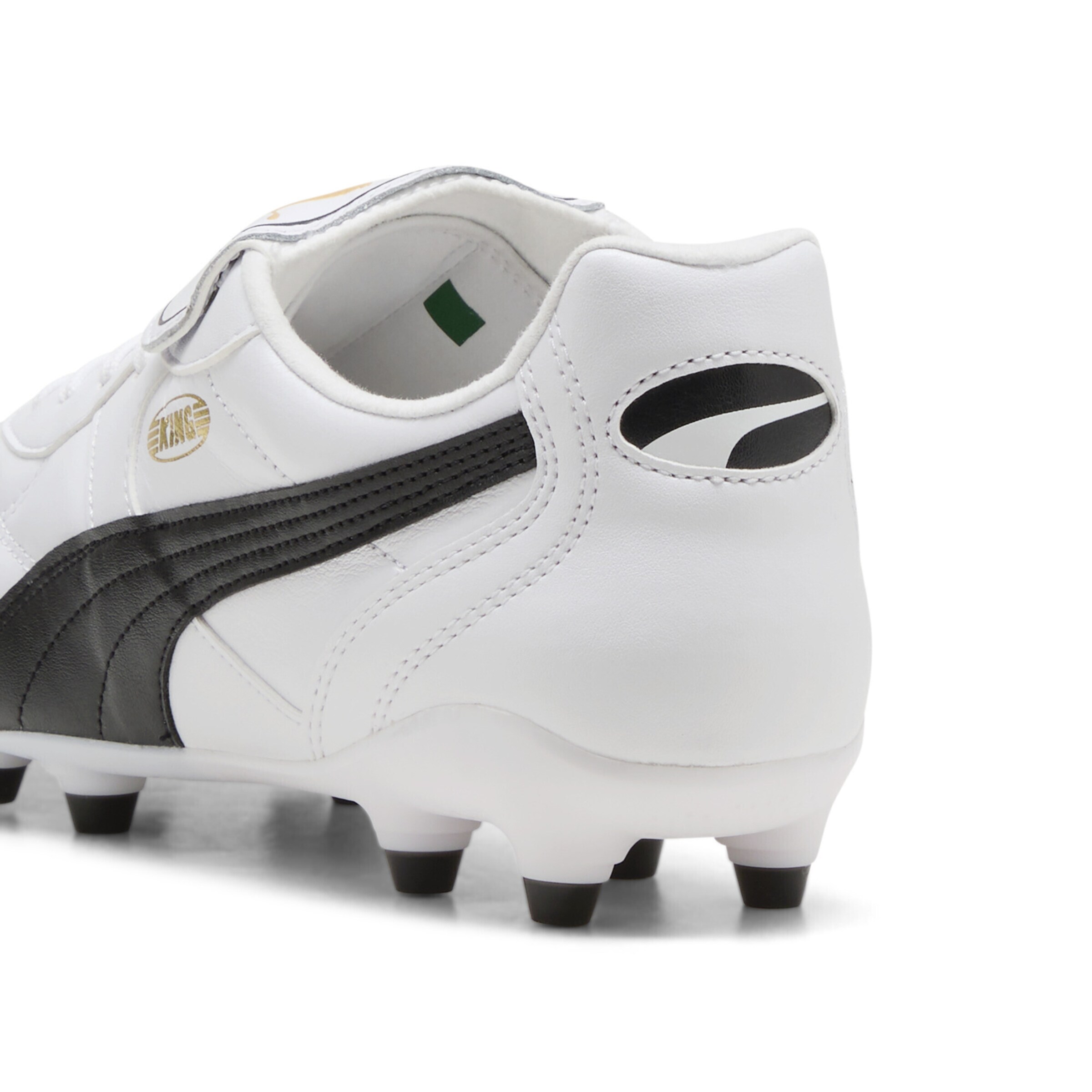 PUMA Soccer shoe in White