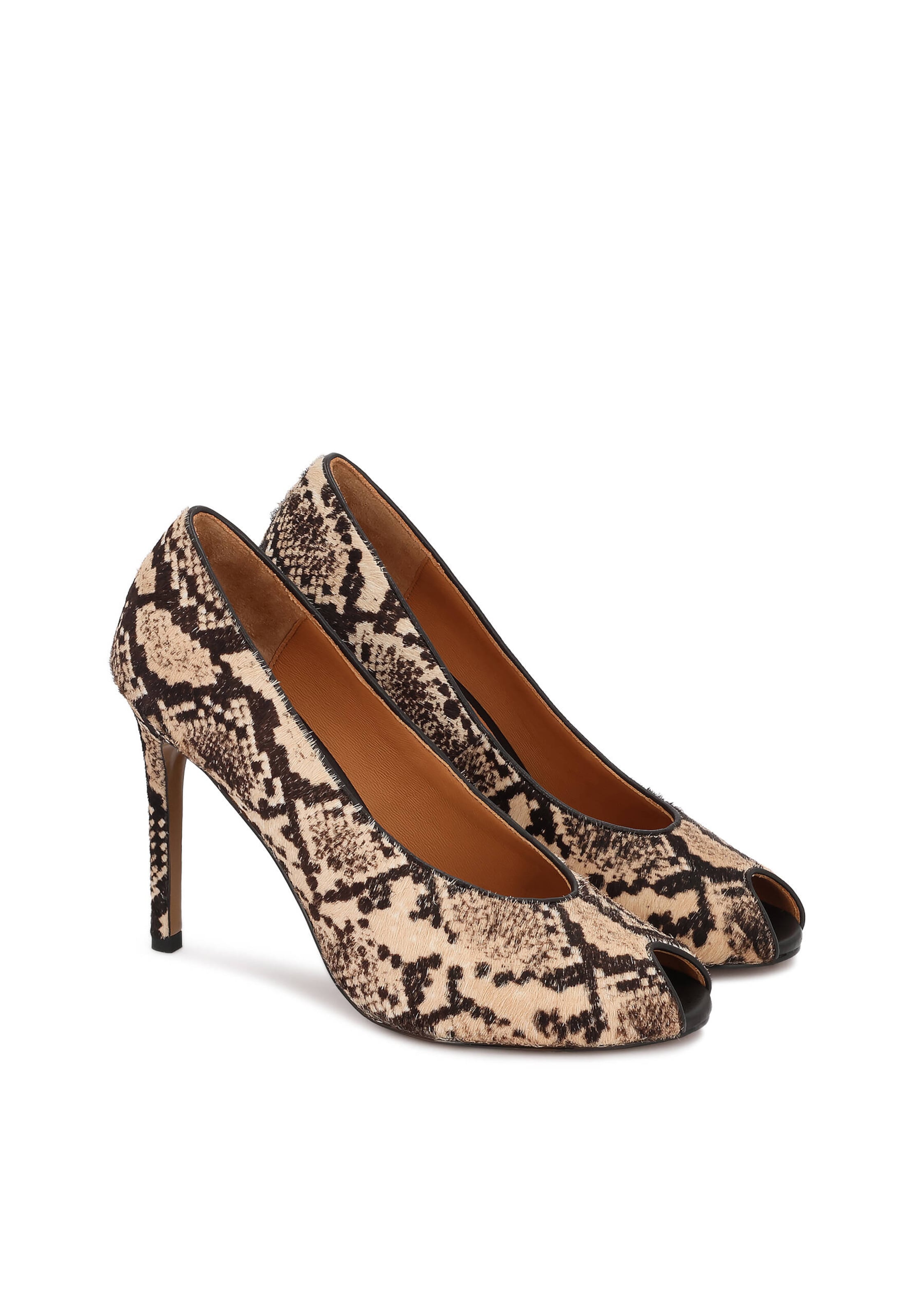 Kazar Pumps in Beige