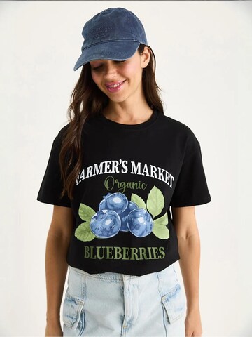 Bianco Lucci Shirt in Black: front