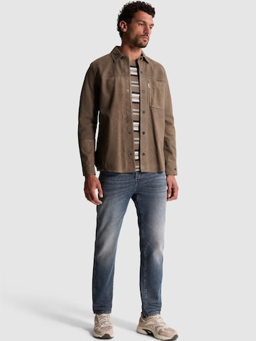 CAST IRON Regular Fit Skjorte 'Suede overshirt with waxed seams and chest pocket' i brun