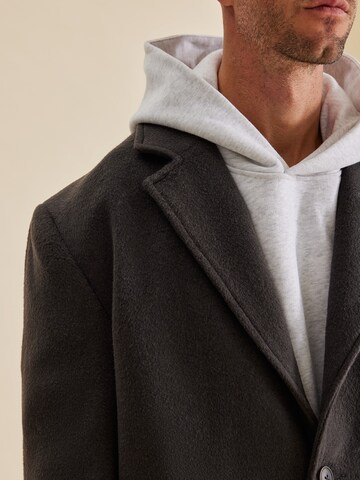 DAN FOX APPAREL Between-seasons coat 'Frederik' in Grey