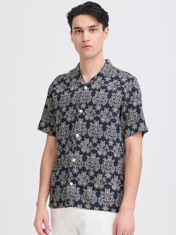 Casual Friday - Ajuste regular Camisa 'CFLindahl' en azul: frente