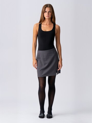 TEESHOPPEN - Falda ' Tights ' en negro: frente