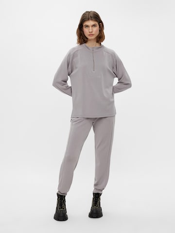 Sweat-shirt 'Vigga' PIECES en gris