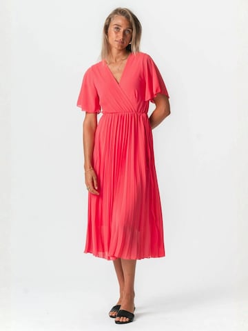Rochie ' Lina ' de la TEESHOPPEN pe roșu