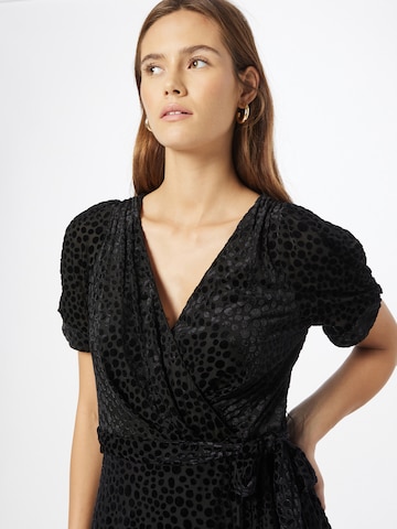 Rochie de la DKNY pe negru