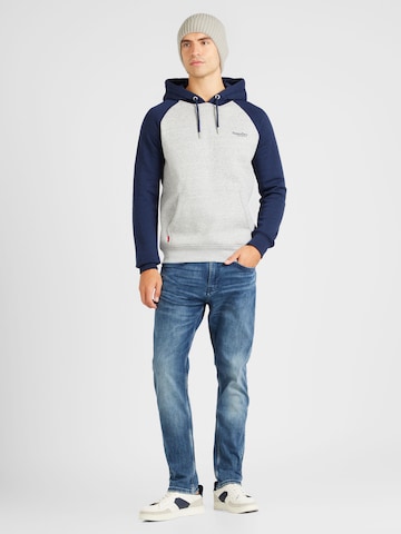 Superdry - Sweatshirt 'ESSENTIAL' em cinzento