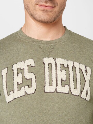 Les Deux Sweatshirt 'Crane' in Green