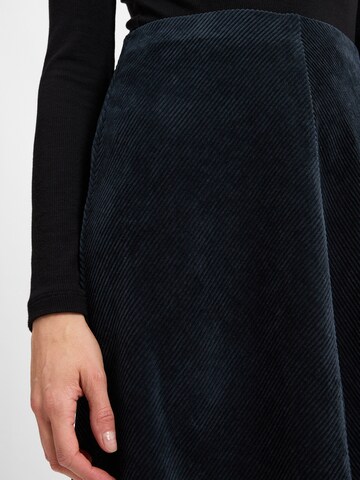 Marie Lund Skirt in Blue