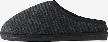 pilka Next Naminės šlepetės: priekis