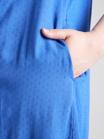 Robe-chemise 'CARMILUNA' ONLY Carmakoma en bleu