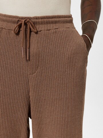 Loosefit Pantaloni 'Bugloss' di VAMOS CLO in marrone