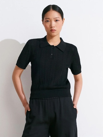Dilvin Sweater in Black: front