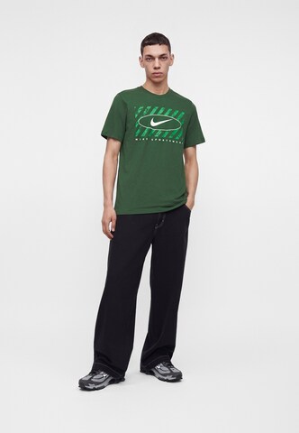T-Shirt Nike Sportswear en vert