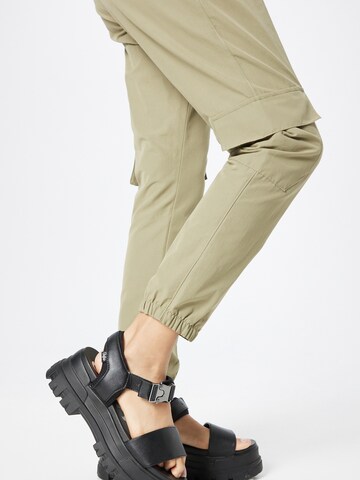 Nasty Gal Tapered Cargo Pants in Green