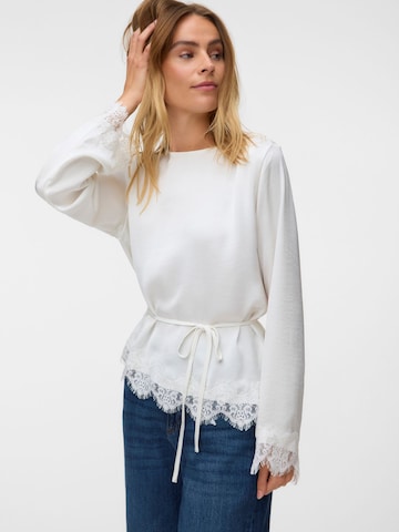 Chemisier 'VMMIRO' VERO MODA en blanc : devant