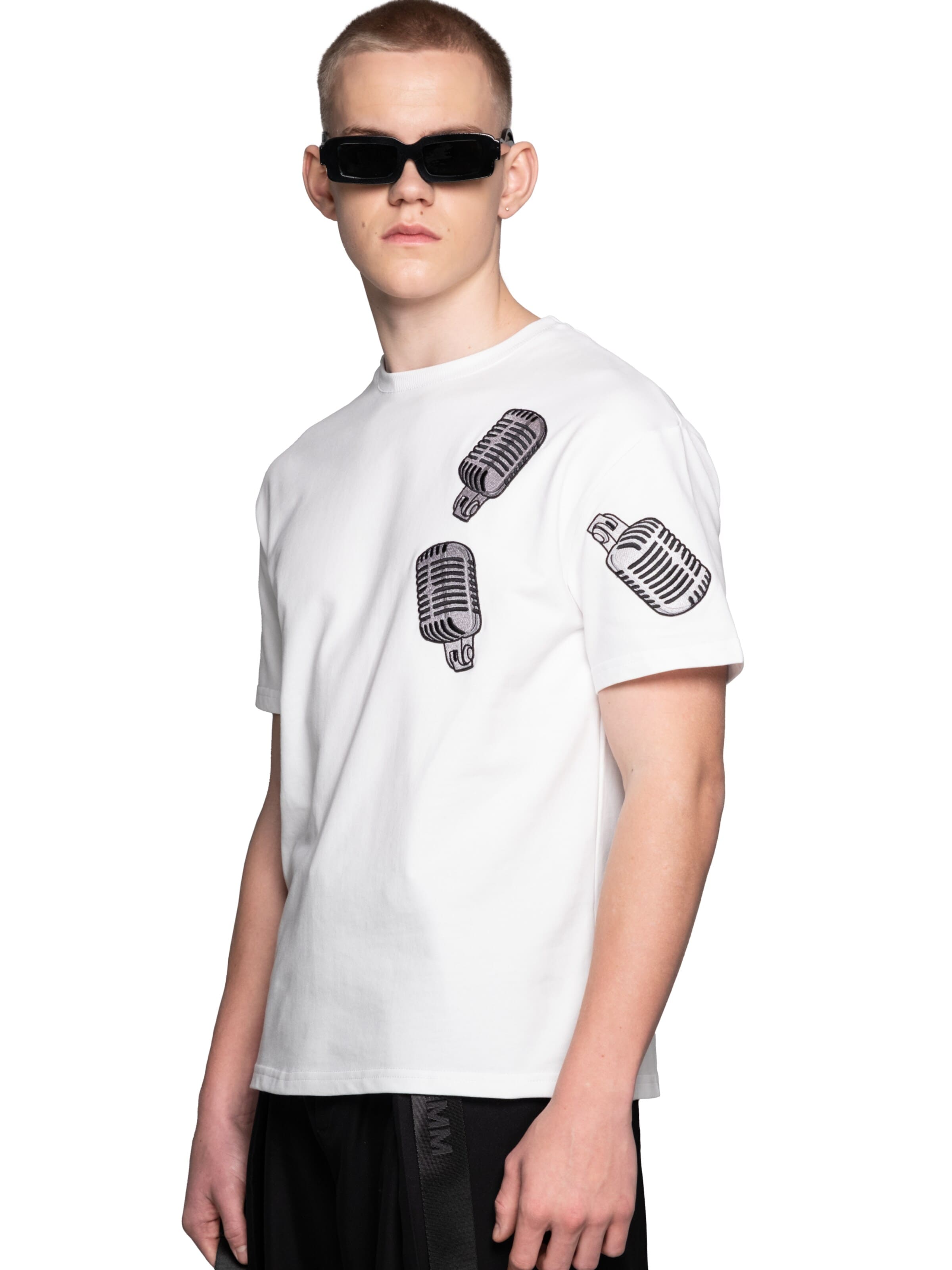 EMBLEMM Shirt 'The Mic Patch' in White: front