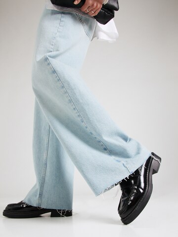 FRAME Široke hlačnice Kavbojke | modra barva