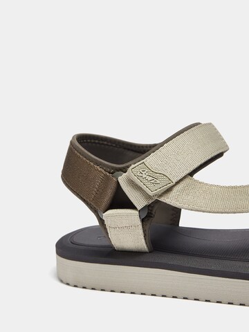 Pull&Bear Wandelsandalen in Groen