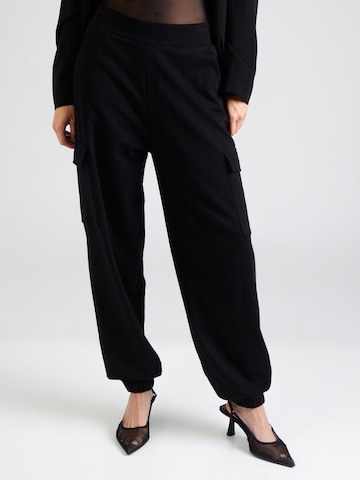 Effilé Pantalon cargo EA7 Emporio Armani en noir : devant